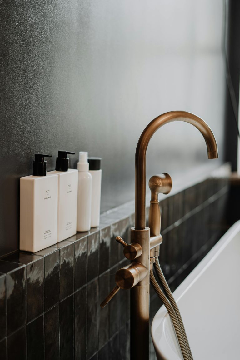 Flex Plomberie, votre expert en rénovation de salles de bains à La Farlède